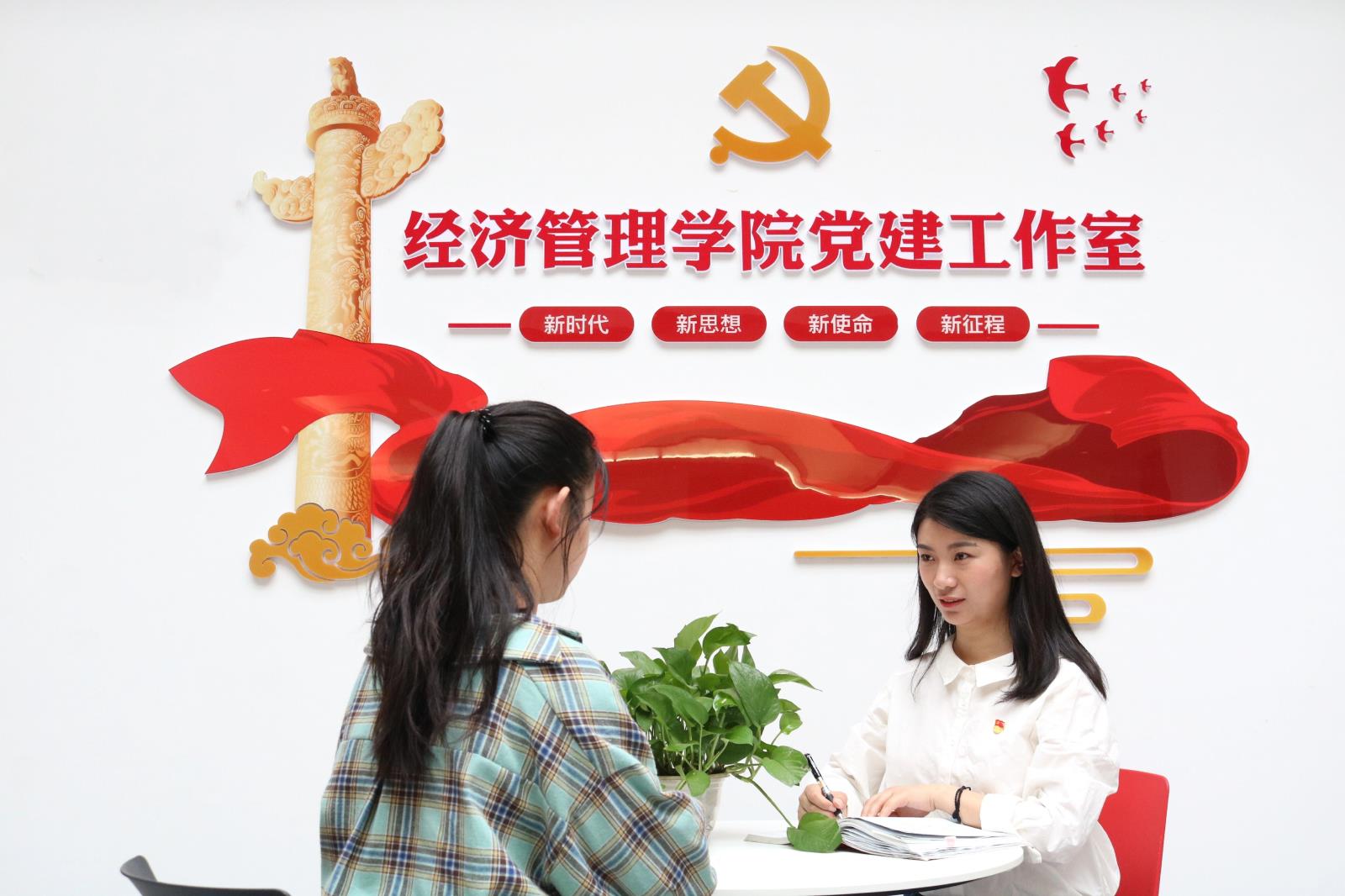 生活照（江苏24h直播技术学院王甜甜）.jpg