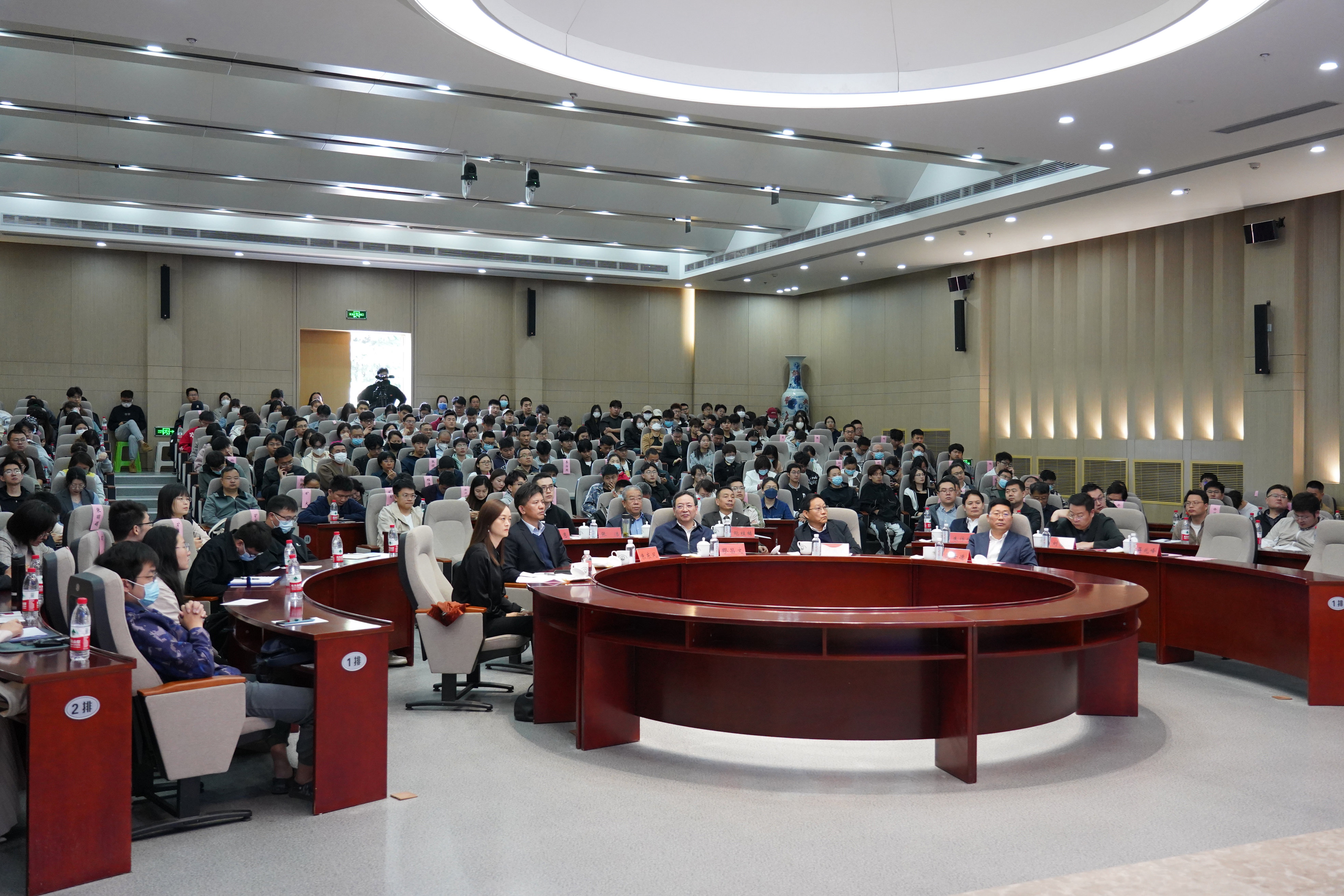 绿色建筑与建筑文化高峰论坛在江苏建院举办，建筑业发展新机遇引热议